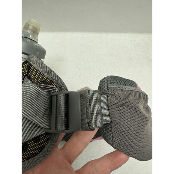 CamelBak Delaney Race Pink Hydration Belt Bottle Adjustable Strap Nylon Mesh - Picture 5 of 6